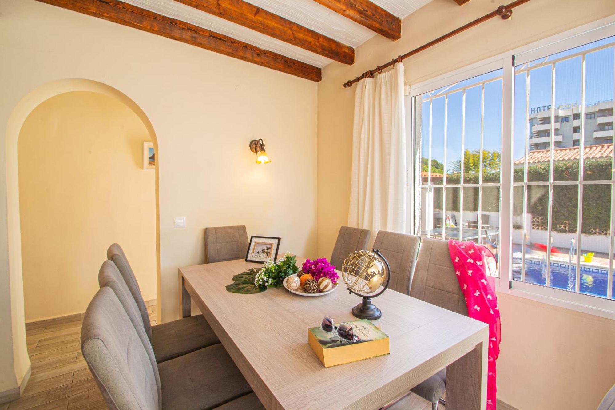 Villa Catrina - Plusholidays *